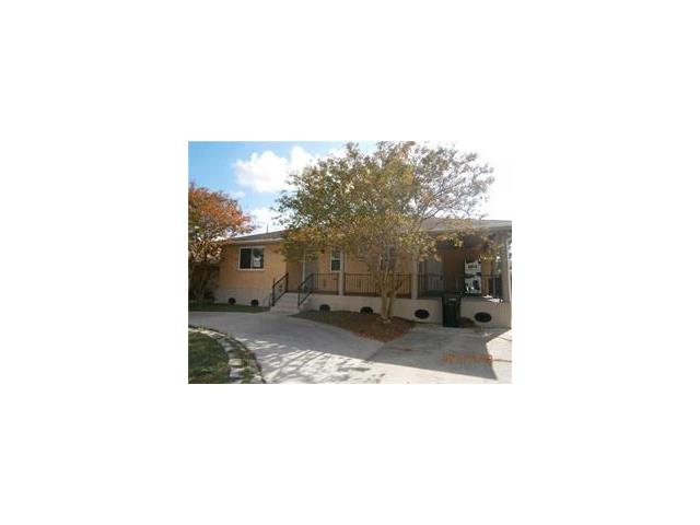 24 E Carmack Dr, Chalmette, LA 70043 photo 1