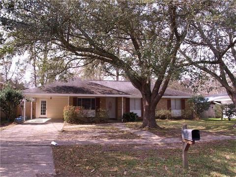 2132 Middle Dr, Slidell, LA 70458 photo 1