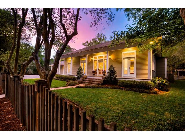 2303 Monroe St, Mandeville, LA 70448 photo 1