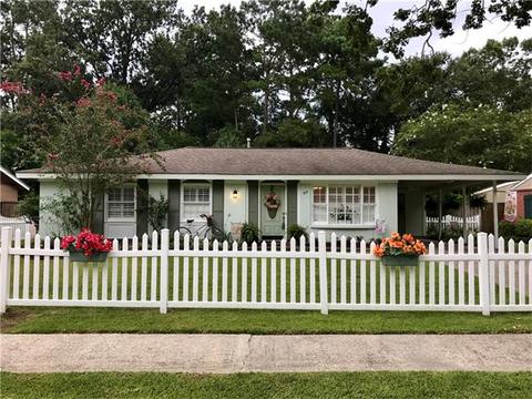 208 Walnut St, Mandeville, LA 70471 photo 1