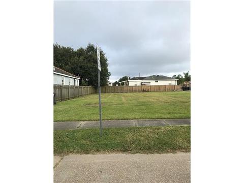 744 Angela St, Arabi, LA 70032 photo 1