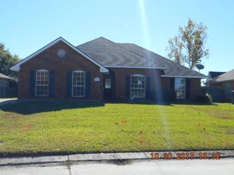 111 Clipper Dr, Slidell, LA 70458 photo 1