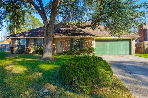 1602 Rue Chartres, Slidell, LA 70458 photo 1