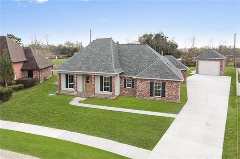 323 Lac Cypriere Dr, Luling, LA 70070 photo 1