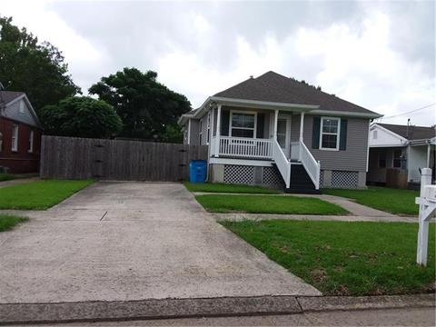 21 E Chalmette Cir, Chalmette, LA 70043 photo 1