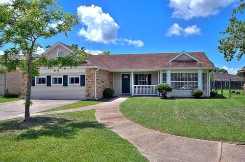 2016 Hempstead Dr, Slidell, LA 70461 photo 1