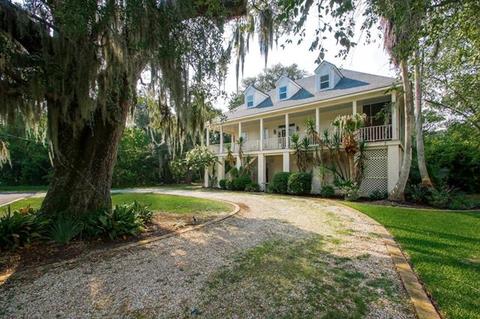 809 Copal St, Mandeville, LA 70448 photo 1