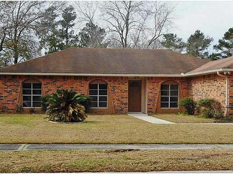 305 Clover Dr, Slidell, LA 70458 photo 1