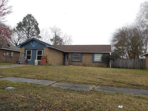 105 Foxbriar St, Slidell, LA 70461 photo 1
