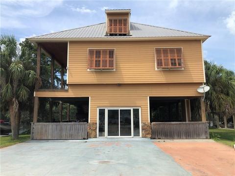 33222 Rivergate Cir, Springfield, LA 70462 photo 1