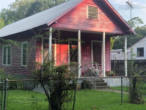 334 Lamarque St, Mandeville, LA 70448 photo 1