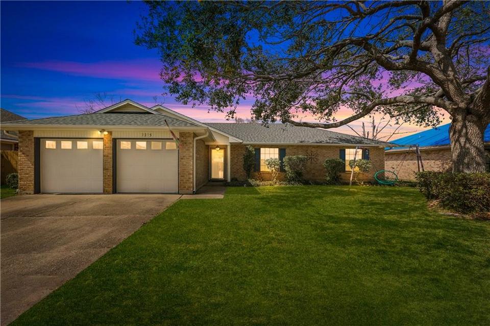 2215 Pine Valley Dr, Laplace, LA 70068 23 Photos MLS 2334464 Movoto