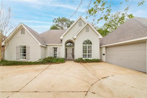 407 Red Maple Dr, Mandeville, LA 70448 photo 1