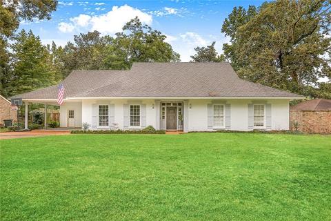 210 Scotchpine Dr, Mandeville, LA 70471 photo 1