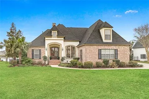 196 Islander Dr, Slidell, LA 70458 photo 1