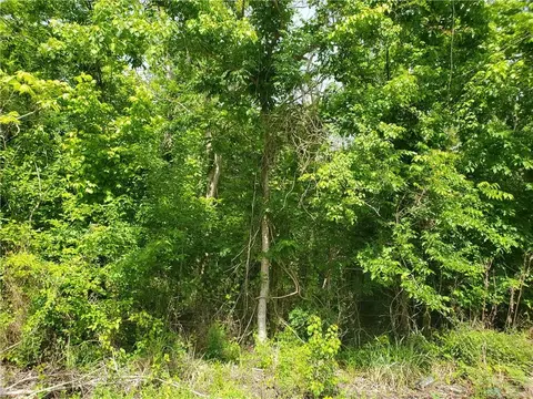 10850 Willow Dr, New Orleans, LA 70131