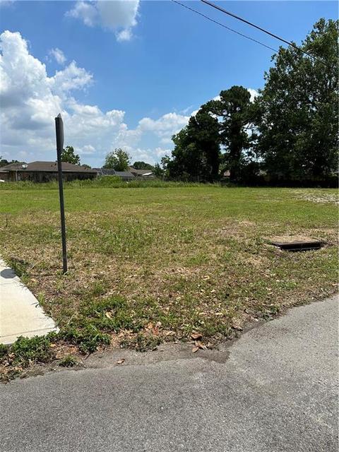 Halsey Avenue, New Orleans, LA 70114