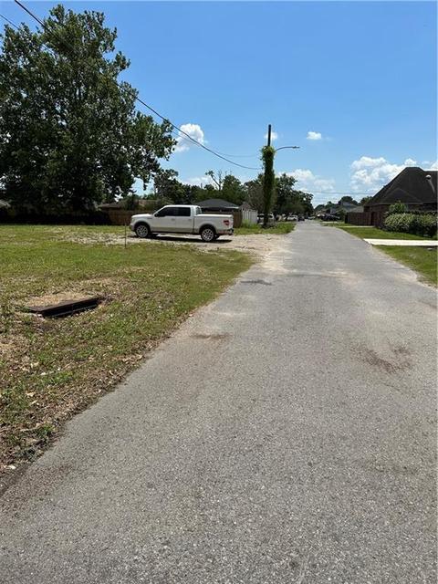 Halsey Avenue, New Orleans, LA 70114