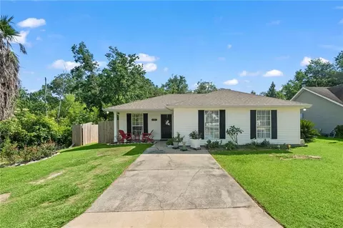 1387 Valmont St, Mandeville, LA 70448 photo 1
