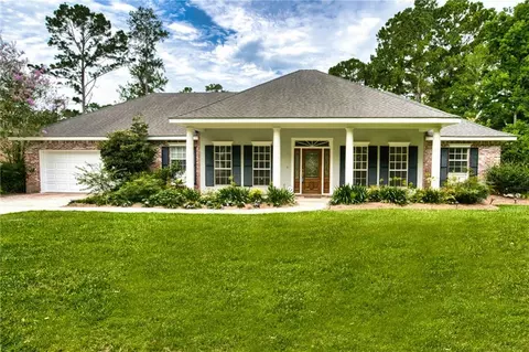 8024 Winners Cir, Mandeville, LA 70448 photo 1