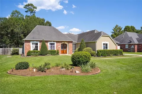 810 Harmony Ln, Mandeville, LA 70471 photo 1