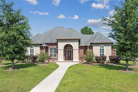 760 Rue Bourdeaux, Covington, LA 70433 photo 1