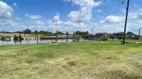 4893 Pontchartrain Dr, Slidell, LA 70458 photo 1