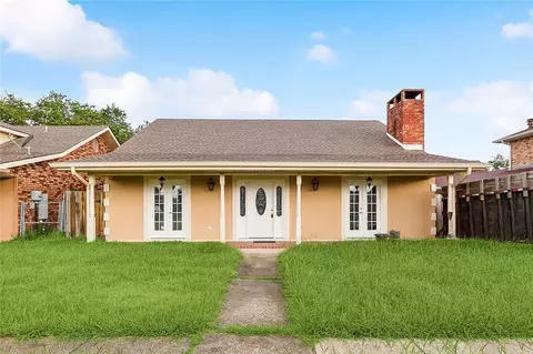 2812 Oak Dr, Violet, LA 70092 photo 1
