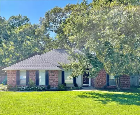 211 Skipper Dr, Mandeville, LA 70471 photo 1