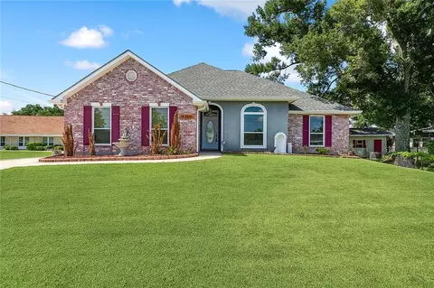 598 5th St, Norco, LA 70079 photo 1