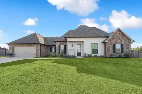 18294 Wolf Pack Trce, Loranger, LA 70446 photo 1