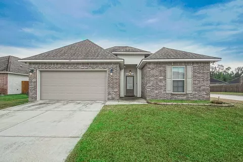 221 Ashton Oaks Ln, Luling, LA 70070 photo 1