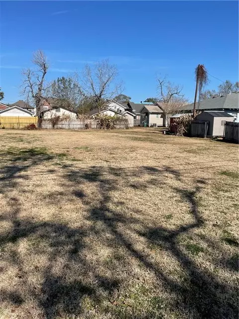 4436 Calumet St, Metairie, LA 70001