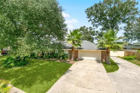 100 Wedgewood Dr, Slidell, LA 70458 photo 1