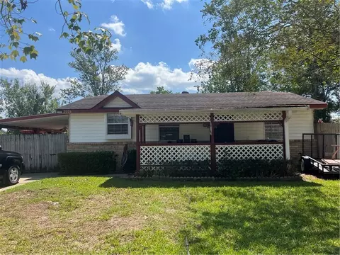 2006 Heather Ln, Slidell, LA 70461 photo 1