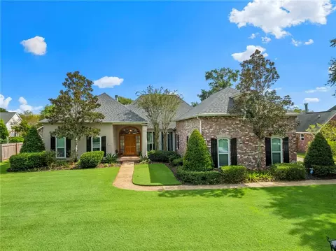 7026 Edgewater Dr, Mandeville, LA 70471 photo 1