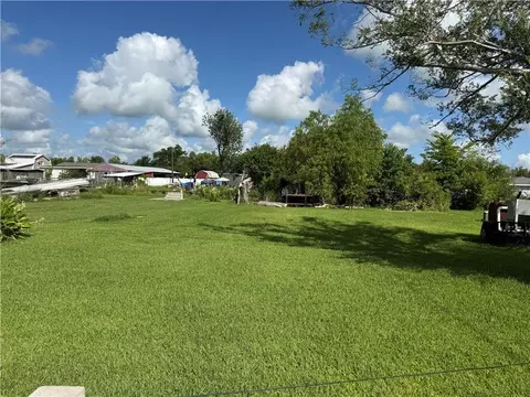 231 Cypress Dr, Des Allemands, LA 70030