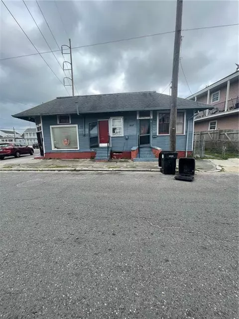 1620 Rev John Raphael Jr Way, New Orleans, LA 70113