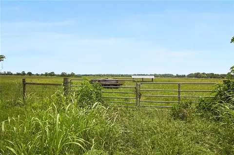 928 951 Hwy 306 Hwy, Des Allemands, LA 70030