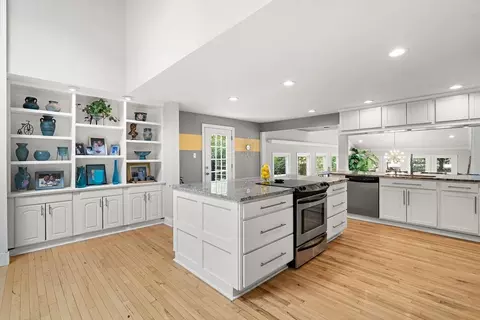 Kitchen - 73246 Military Rd, Covington, LA 70435 photo 1 of 4