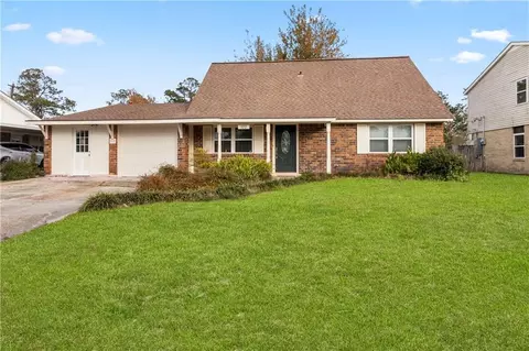 122 Matthews Dr, Slidell, LA 70458 photo 1