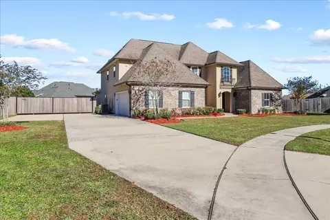 105 Lac Palourde Dr, Luling, LA 70070 photo 1