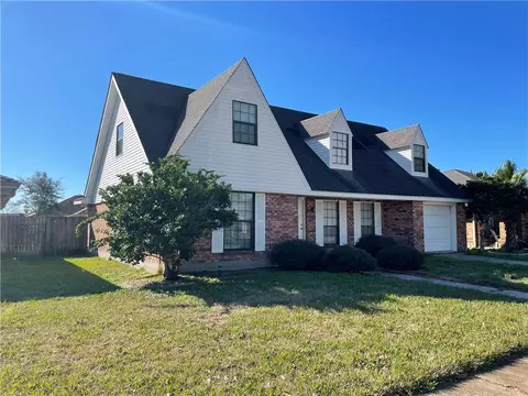 2137 Hampton Dr, Harvey, LA 70058 photo 1