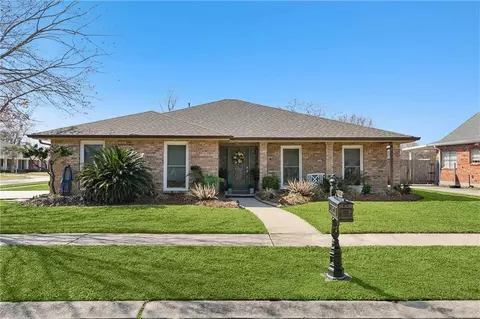 645 Chambertin Dr, Kenner, LA 70065 photo 1