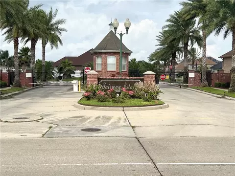 11405 Longview Dr, New Orleans, LA 70128