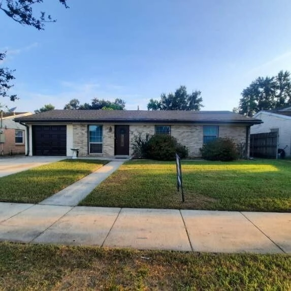 2412 Riverbend Dr  
