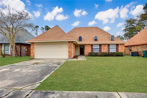 1915 Hempstead Dr, Slidell, LA 70461 photo 1