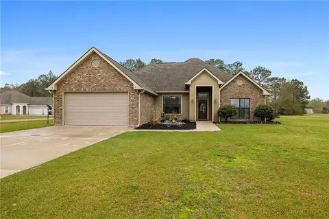 18402 Red Wolf Trl, Loranger, LA 70446 photo 1