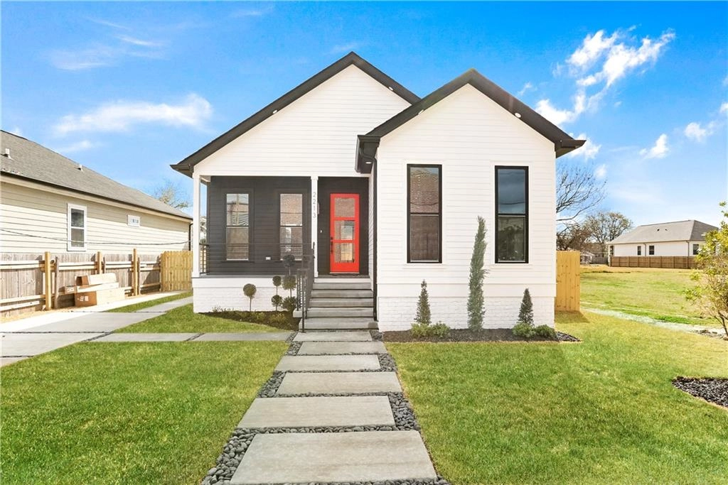 2213 Angela St  
