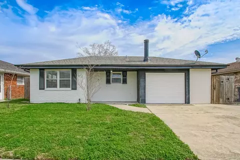 7517 Galaxy Dr, Violet, LA 70092 photo 1